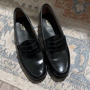 GH Bass Whitney Weejuns 7.5 Womens